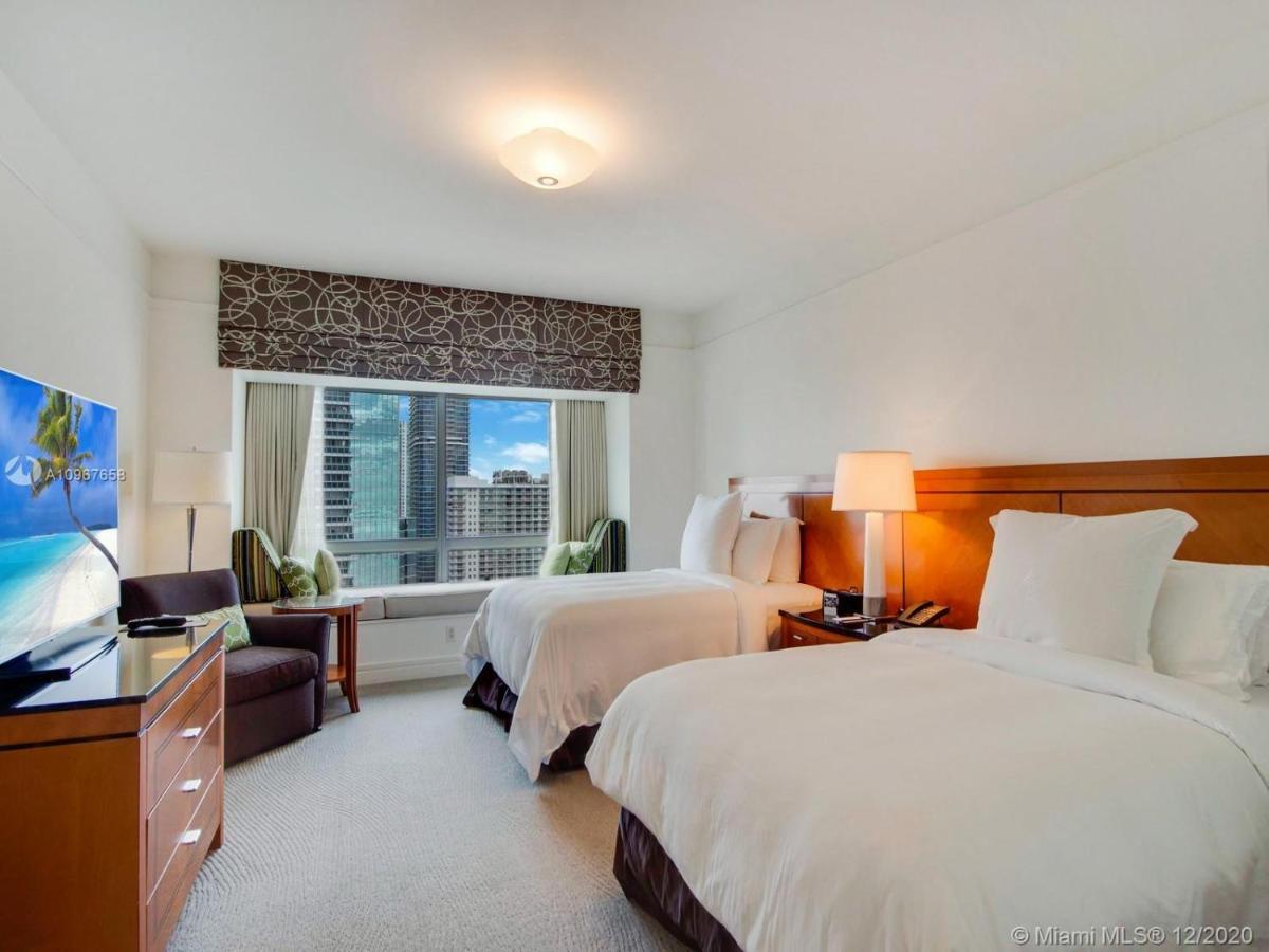 Four Seasons Hotel Miami - Luxury Private Residences Eksteriør billede