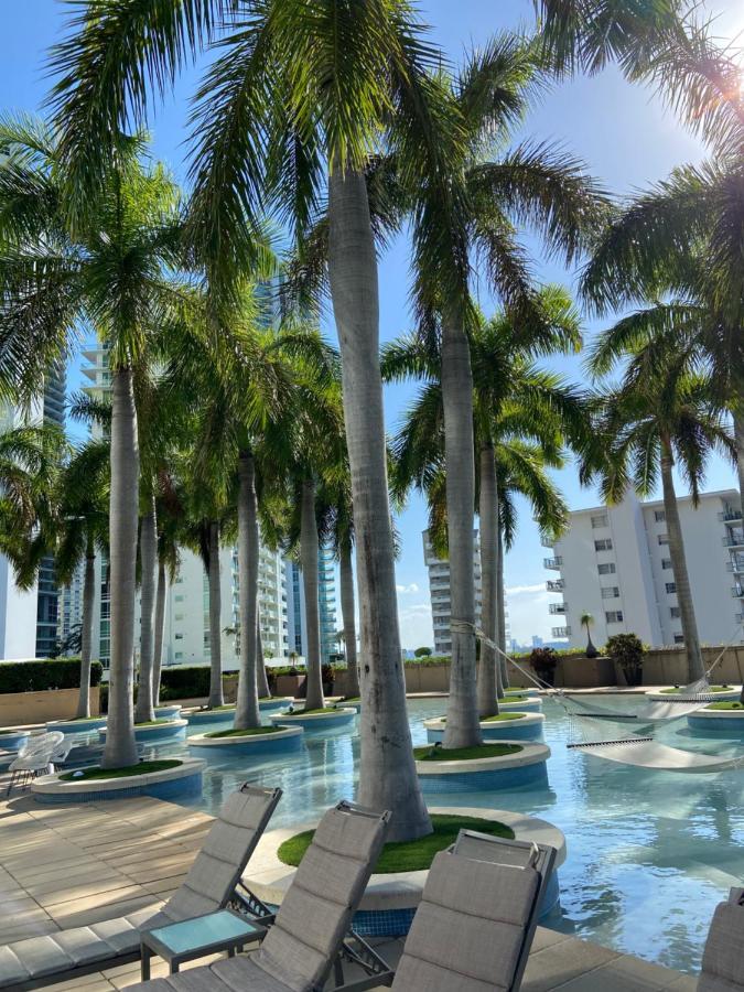 Four Seasons Hotel Miami - Luxury Private Residences Eksteriør billede